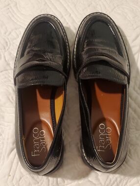Women's Franco Sarto Black Lug Sole Faux Patent Leather Chunky Penny Loafers 6M